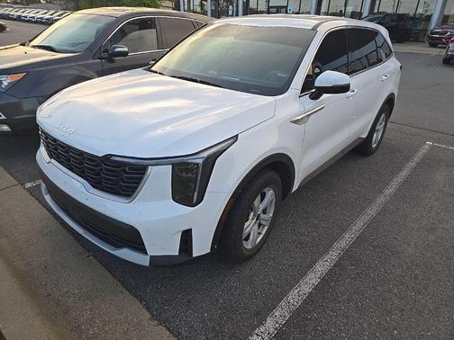 Glacial White Pearl 2025 Kia Sorento LX