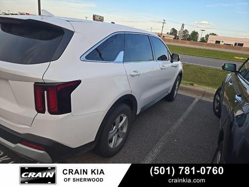 Glacial White Pearl 2025 Kia Sorento LX