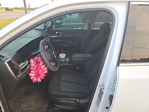 Glacial White Pearl 2025 Kia Sorento LX