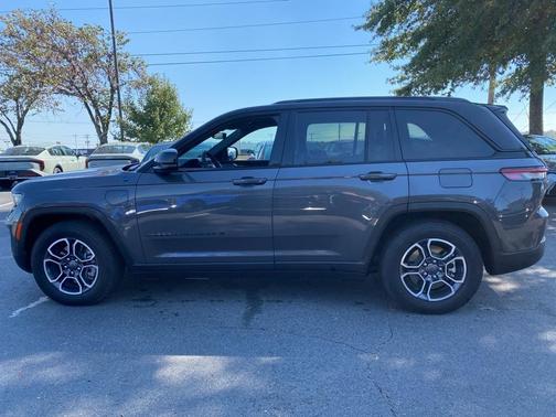 2022 Jeep Grand Cherokee 4xe Trailhawk