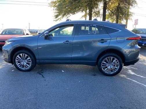 2022 Toyota Venza XLE