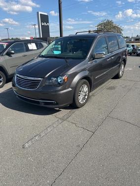 2015 Chrysler Town & Country Touring-L