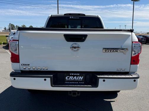 Glacier White 2018 Nissan Titan SV