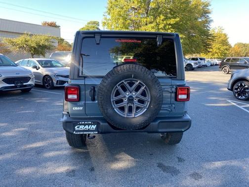 2025 Jeep Wrangler Sport