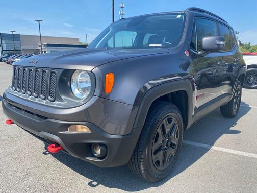 Granite Crystal Clearcoat Metallic 2018 Jeep Renegade Trailhawk