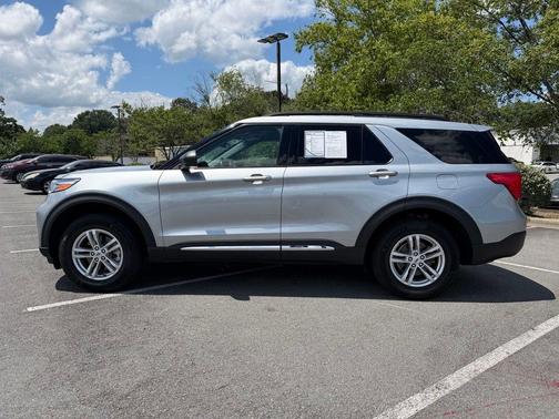 Iconic Silver Metallic 2023 Ford Explorer XLT