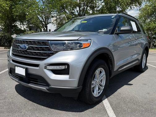 Iconic Silver Metallic 2023 Ford Explorer XLT