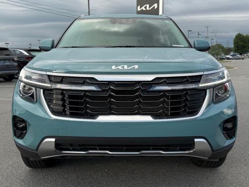 Blue 2024 Kia Seltos EX