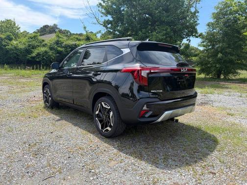 Fusion Orange 2026 Kia Seltos SX
