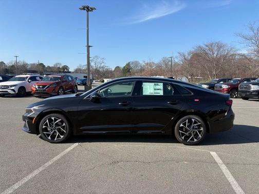 Aurora Black Pearl 2026 Kia K5 EX