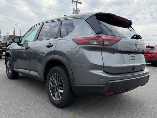 Gun Metallic 2024 Nissan Rogue S