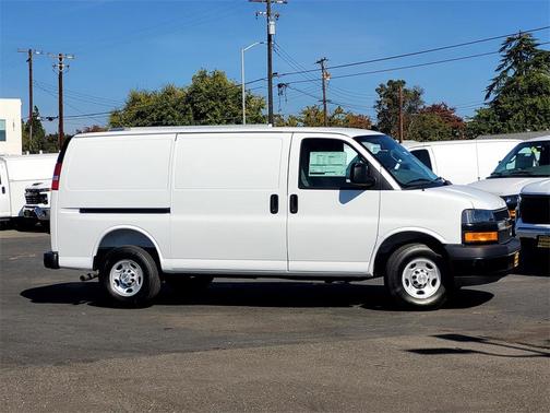 2025 Chevrolet Express 2500 RWD 2500 Regular Wheelbase WT