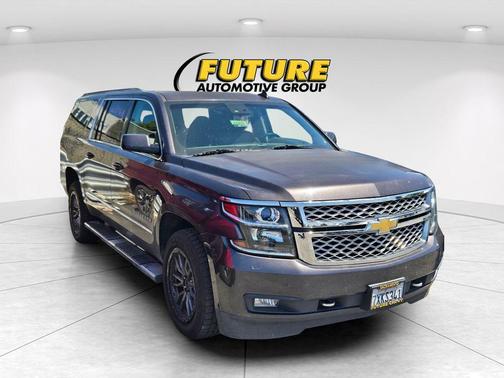 Tungsten Metallic 2017 Chevrolet Suburban LT
