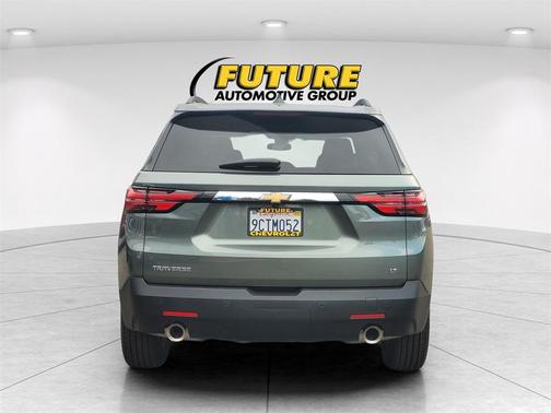 2022 Chevrolet Traverse LT Cloth