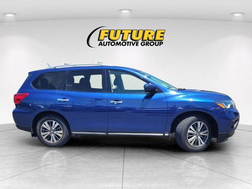 Caspian Blue 2017 Nissan Pathfinder SV