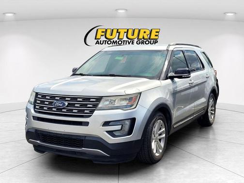 Ingot Silver 2017 Ford Explorer XLT
