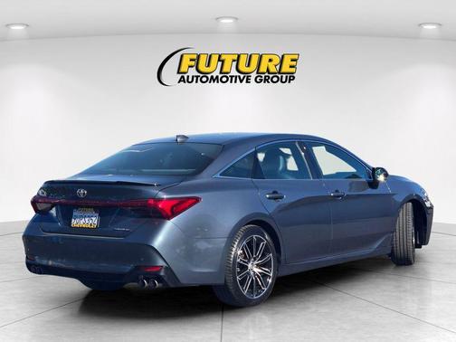 2019 Toyota Avalon Touring