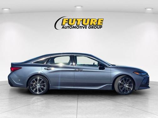 2019 Toyota Avalon Touring