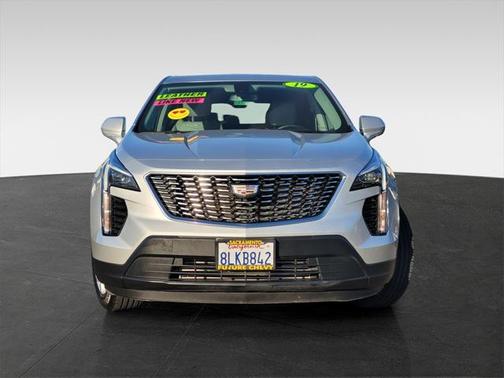 Radiant Silver Metallic 2019 Cadillac XT4 Luxury