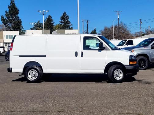 2025 Chevrolet Express 2500 RWD 2500 Regular Wheelbase WT