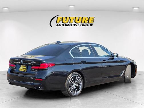 2021 BMW 530 530i