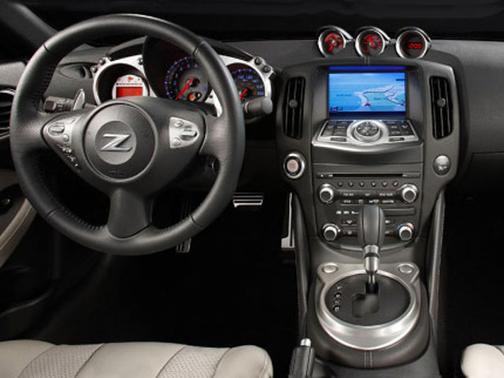 Pearl White 2009 Nissan 370Z Touring