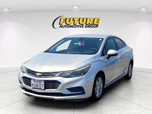 Silver Ice Metallic 2017 Chevrolet Cruze LT