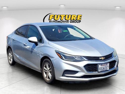 Silver Ice Metallic 2017 Chevrolet Cruze LT