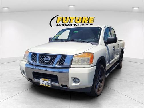 2015 Nissan Titan SV