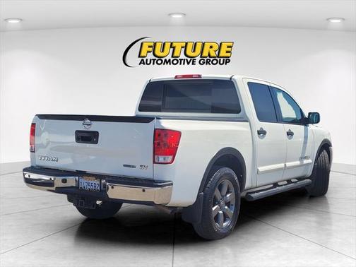 2015 Nissan Titan SV