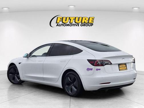 Pearl White Multi-Coat 2018 Tesla Model 3 Long Range