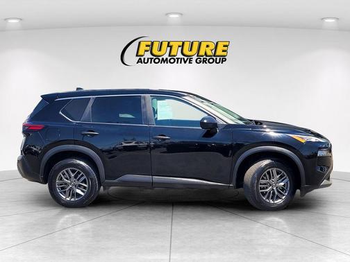 Super Black 2023 Nissan Rogue S