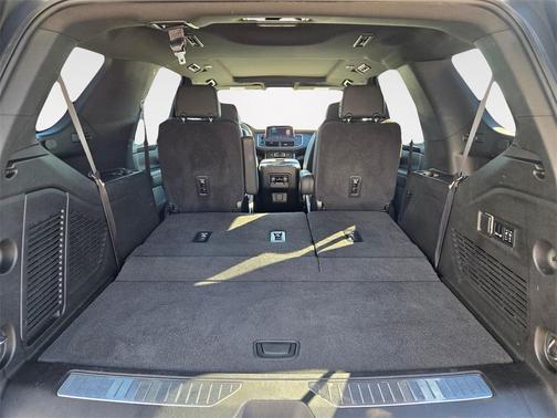 2022 Chevrolet Tahoe 4WD RST