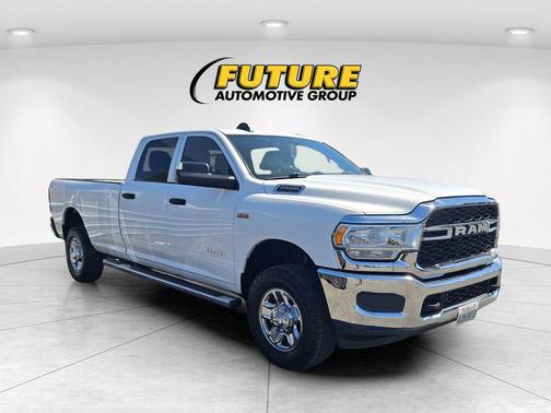Bright White Clearcoat 2021 RAM 2500 Tradesman Crew Cab 4x4 8' Box