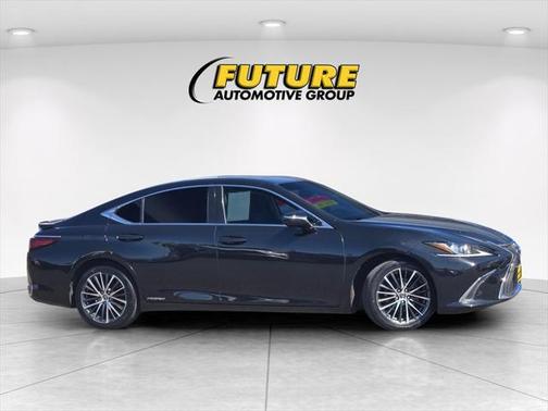 2022 Lexus ES 300h Base