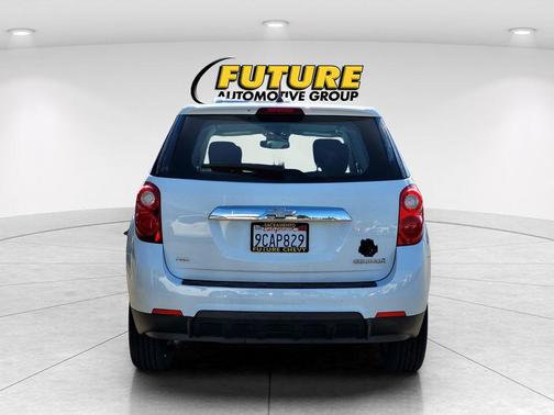 Summit White 2013 Chevrolet Equinox LS