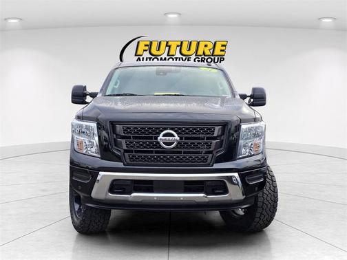 2021 Nissan Titan SV