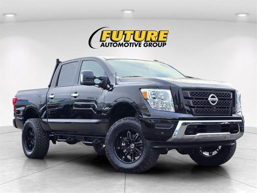 2021 Nissan Titan SV