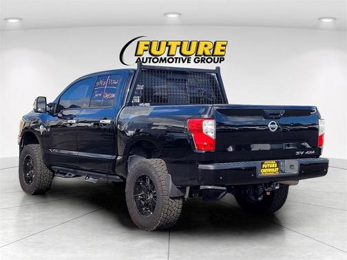 2021 Nissan Titan SV