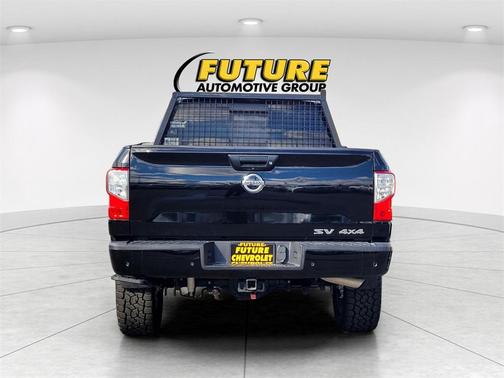 2021 Nissan Titan SV