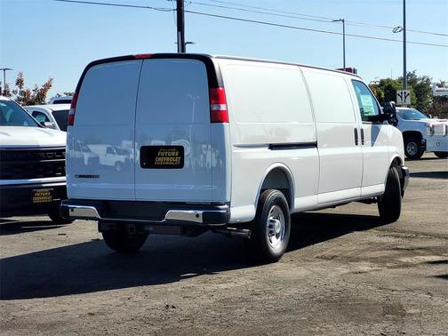 2025 Chevrolet Express 3500 RWD 3500 Extended Wheelbase WT
