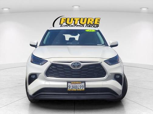2022 Toyota Highlander LE