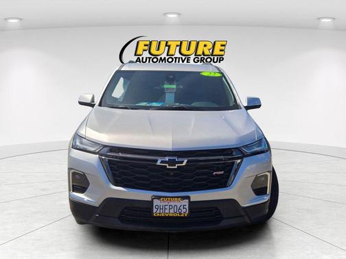 Silver Ice Metallic 2022 Chevrolet Traverse RS