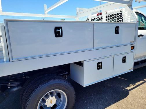 Summit White 2026 Chevrolet Silverado 3500 WT