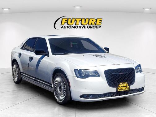 Bright White Clearcoat 2022 Chrysler 300 S
