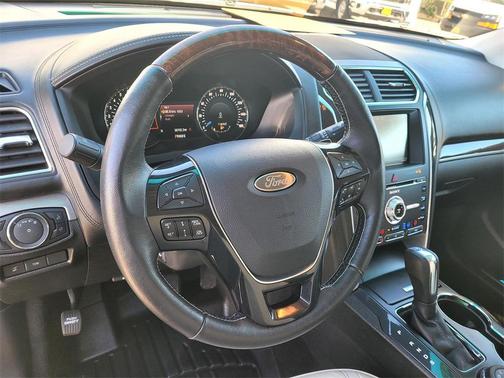 2016 Ford Explorer Platinum