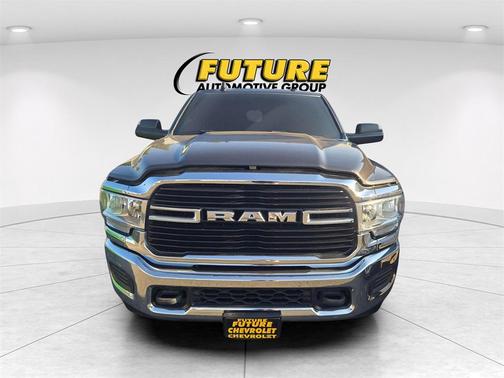2019 RAM 2500 Big Horn Crew Cab 4x4 6'4' Box