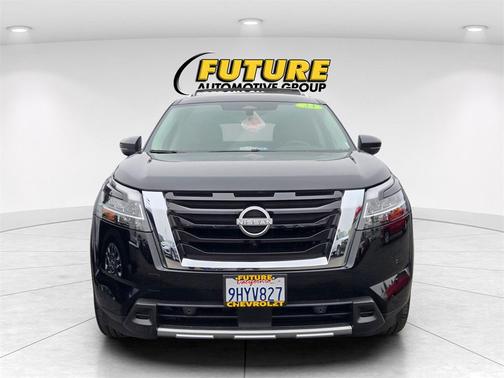 2023 Nissan Pathfinder SL FWD