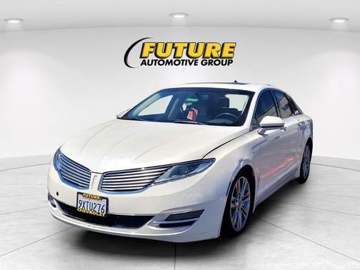White Platinum Clearcoat Metallic 2013 Lincoln MKZ Base