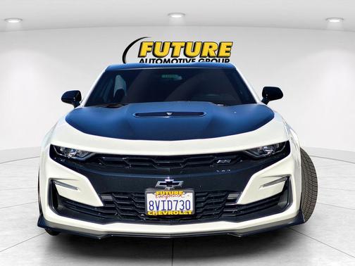 Summit White 2019 Chevrolet Camaro 1SS